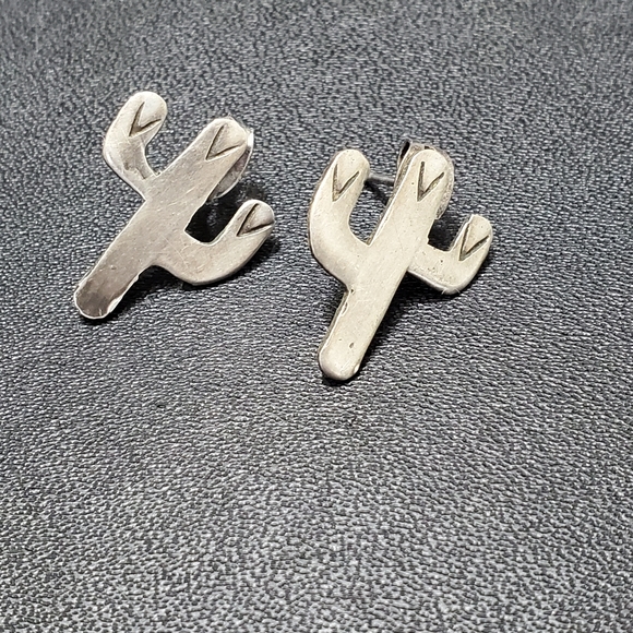 Jewelry - Mexico sterling silver cacti earrings